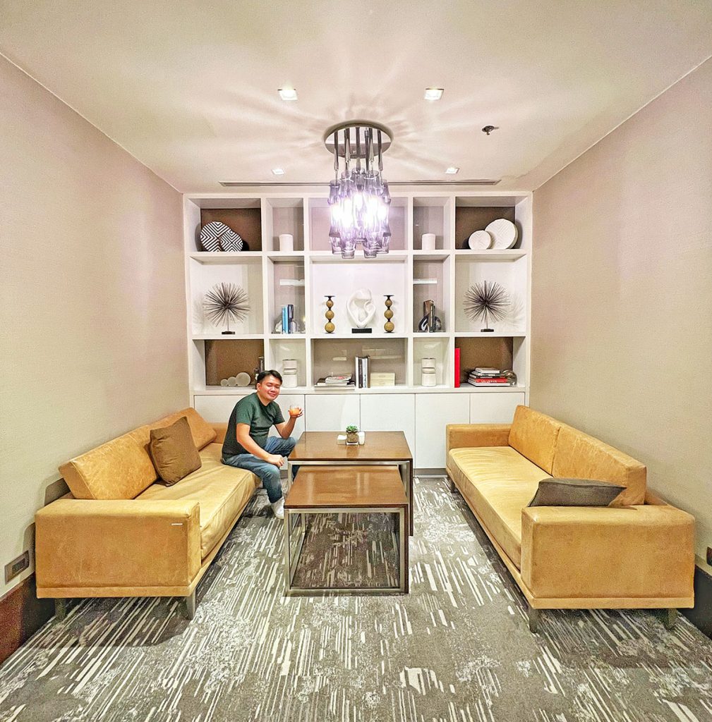 Cozy ambiance at the Executive Lounge