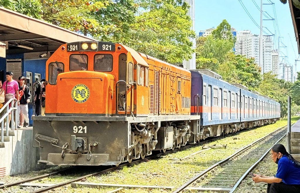 PNR train at Dela Rosa Station in Makati City 
